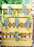 hanging-pallet-garden