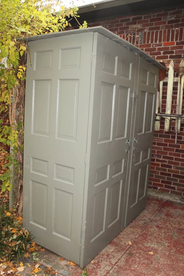 Picpost: Tardis Shed