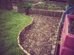 Pallet lawn edging
