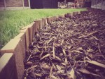 Pallet lawn edging