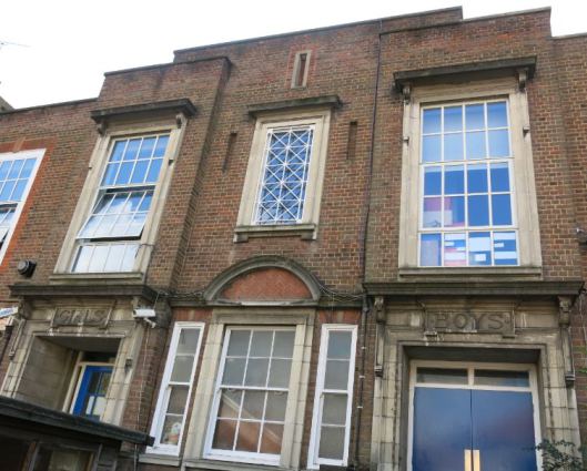 Watling Central School: class divided its pupils more than gender in the interwar period